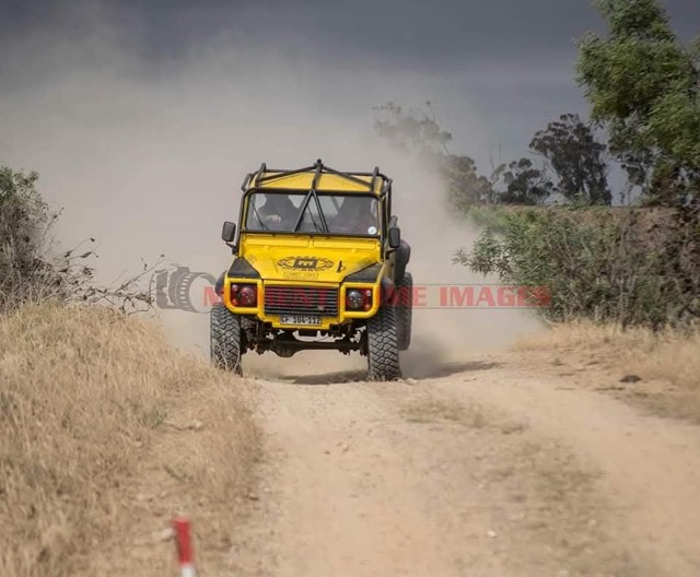 Yellow Defender Build — V8 Shop build