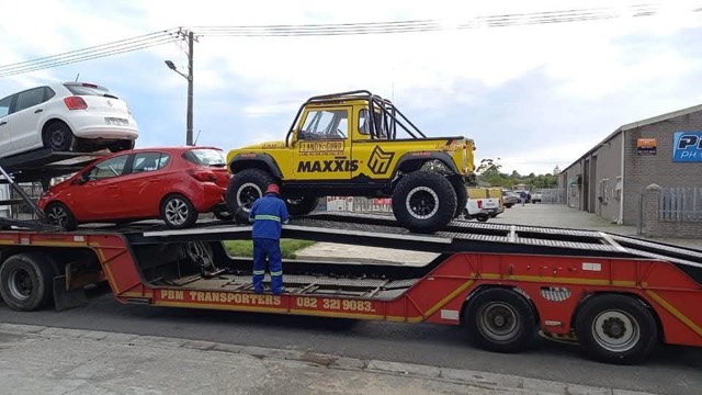 Yellow Defender Build — V8 Shop build